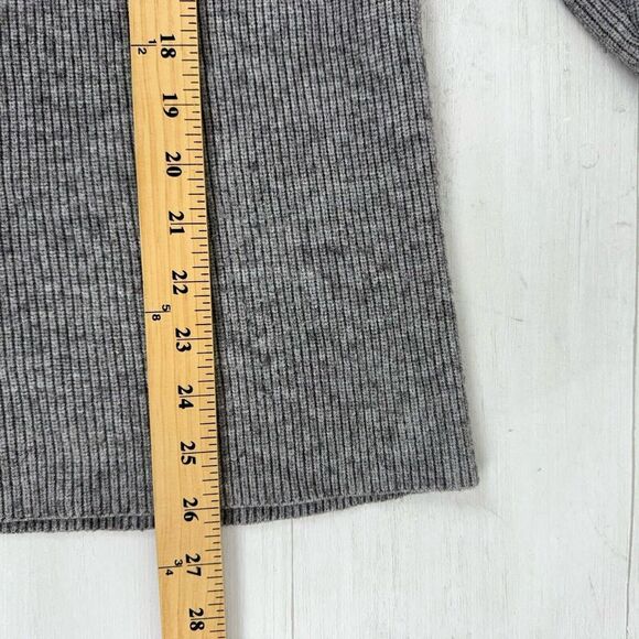 Free People Softly Structured Tunic Oversized Sweater Size S Gray Turtleneck - Picture 13 of 15